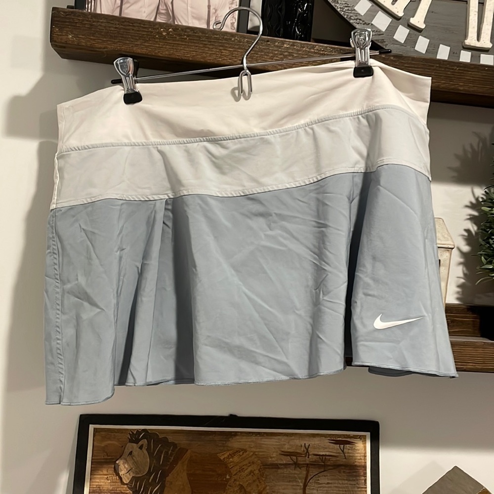 Gray and white Nike tennis skirt